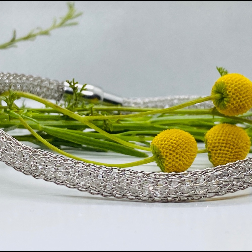 silver thread and swarovski stone bracelet 4 g